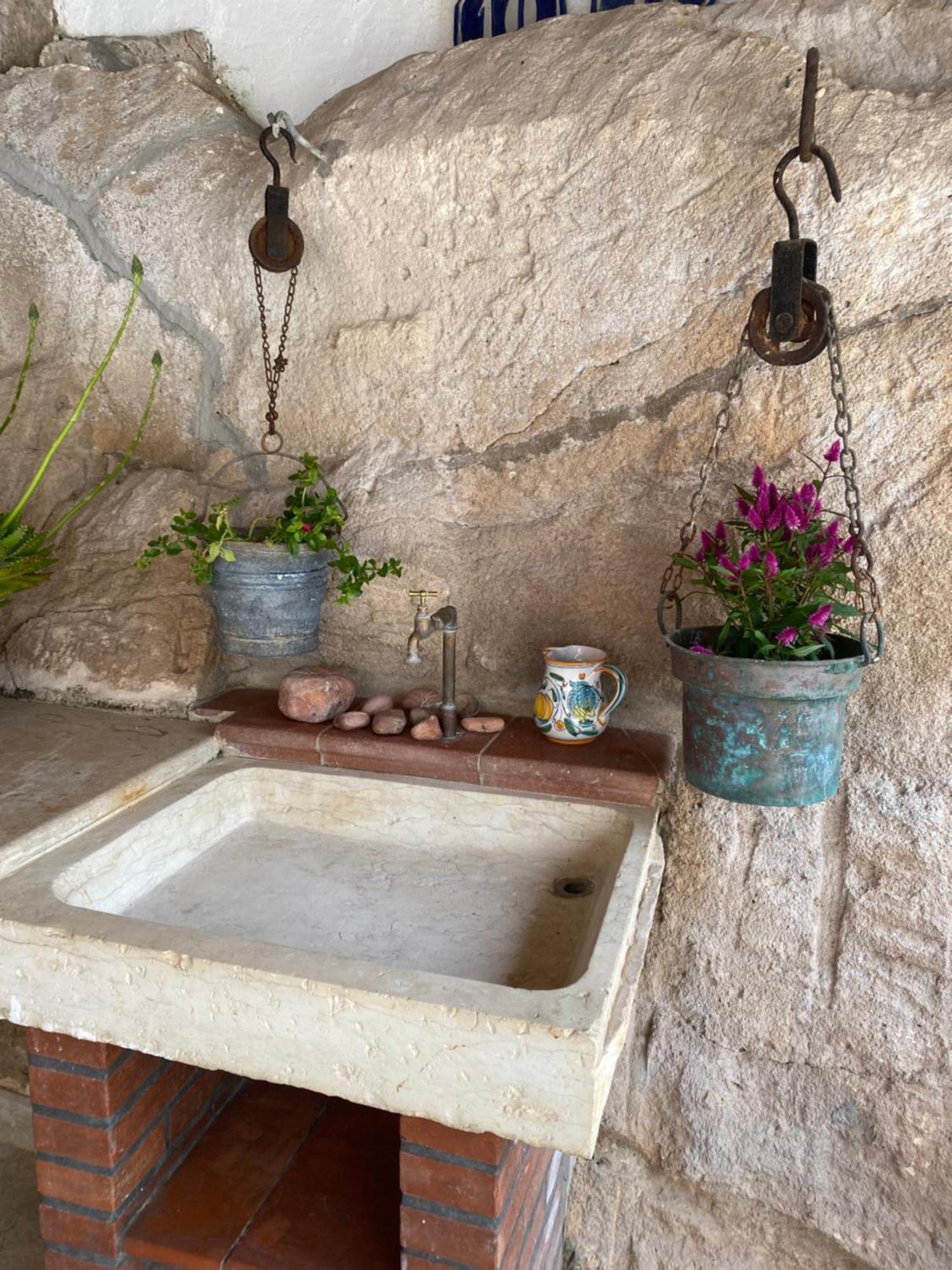 Il Cactus: Una Piccola Oasi In Paese Фавиняна Екстериор снимка